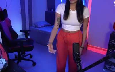 Ahh Sharkshe k tight chuche, ekdamm fatt k bahar aa jayenge lag rha hai. Raand🤤🤤