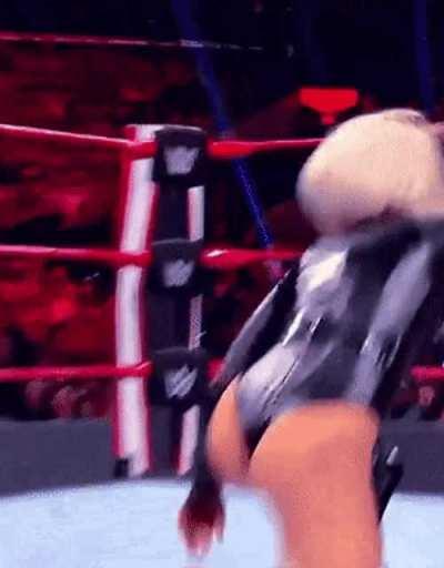 Liv Morgan's perfect plump 🍑😍