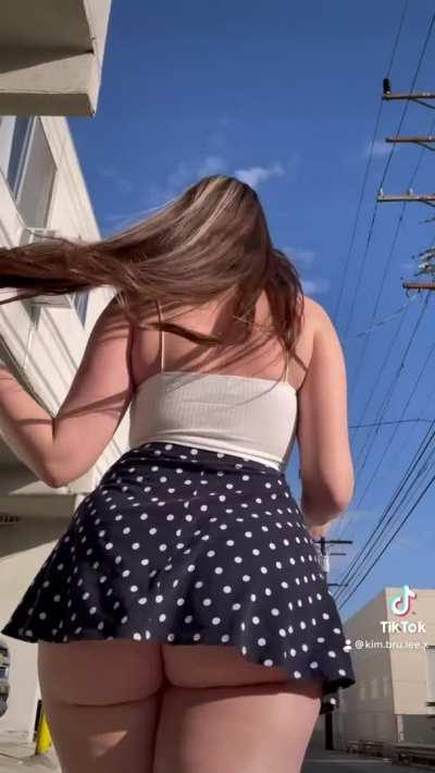 I love dressing like this in public 😌