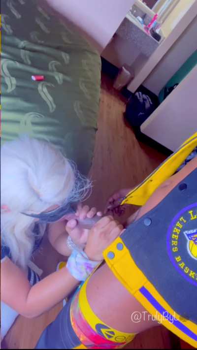 Hypno in the background (at end of video) 🤤🤤🤤