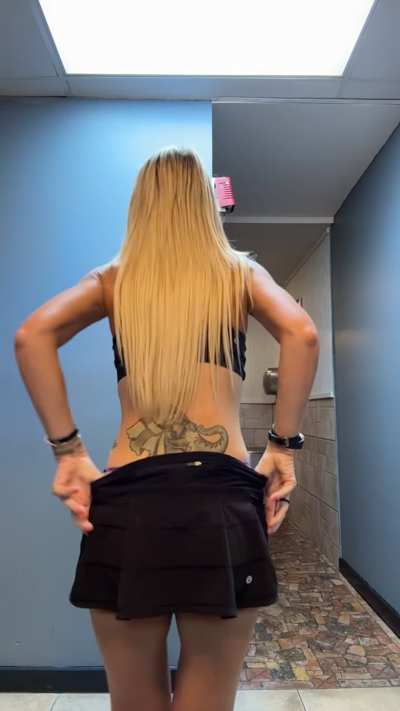 Squats make it fatter and sweaty