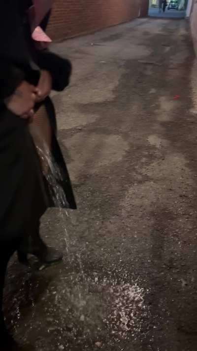 How’s this for a standing pee? 😜