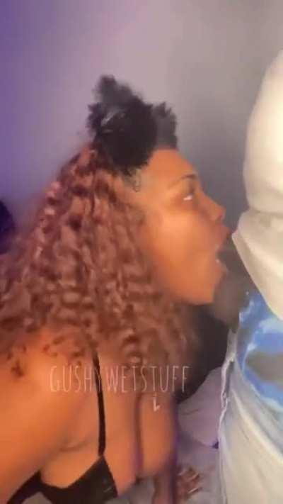 Gushywetstuff🤤😍