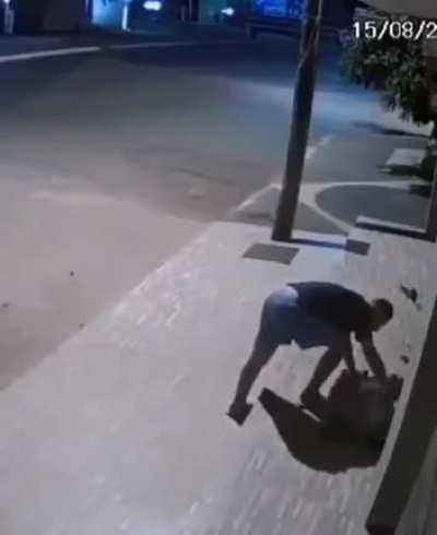 A small act of love and kindness caught on camera