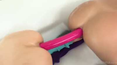 Vina Sky and Kenzie Reeves Go Ass to Ass