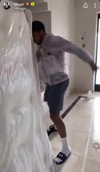 Anthony Joshua shares footage of novel new training technique 