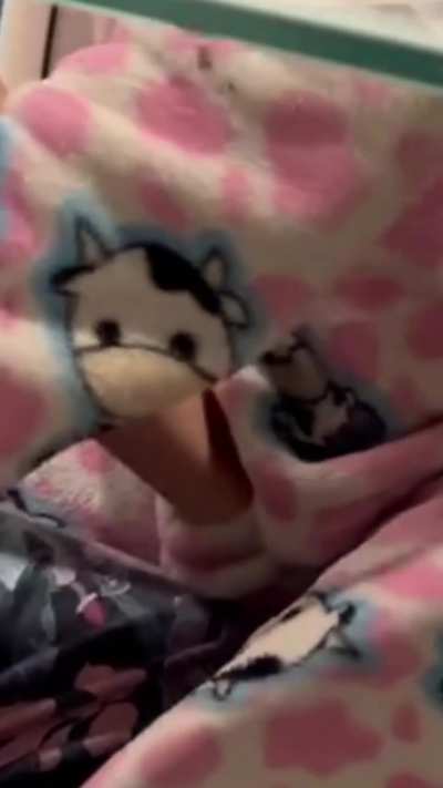 Rubbing best friend's pussy in the living room