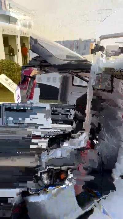 One of the most interesting vehicles showcased at Hero world 2024 the Surge S32, Surge S32 switches between a scooter and 3 wheeler