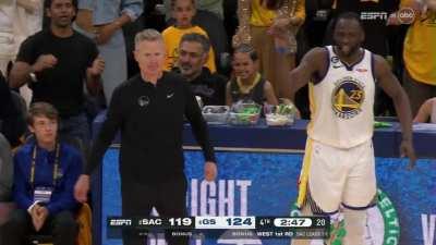 [Highlight] Sloppy possession by the Kings leads to a turnover; Malik Monk with the interception