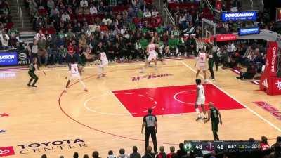 [Highlight] Payton Pritchard with a crazy turnaround fadeaway 3 to beat the shot clock.