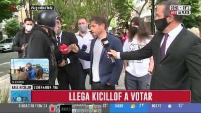 Axel Kicillof: Es el estado funcionando??????????? PD: Que buen acting el chabon agradeciendo al sistema de salud.