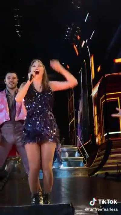 Seriously can't get enough of this girl's legs...