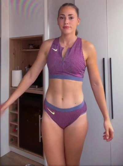 Clara from her latest tik tok with new outfit 😍