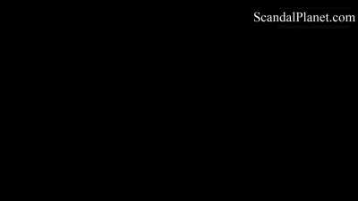 Another hot kiss scene