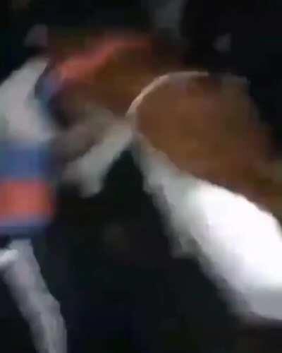 Yo agarrandome a las piñas con el chino que baneo a matias