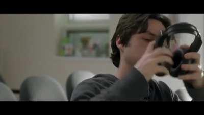 the headphones scene from garden state but Natalie Portman is listening to cumtown