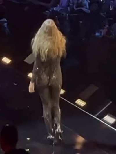 I just can’t 🤤🤤🤤……it’s getting harder to hold it in!!!!!