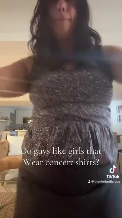 Girls in concert tees or no?