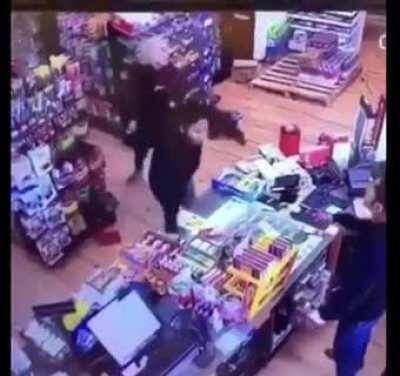 Mamma opens up a serious CAN of WHOOP A$$!!!