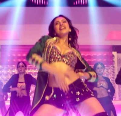 aaahhhh Rakul bc kya maal hai! gol gol bable chuste hue chodna hai uffff!