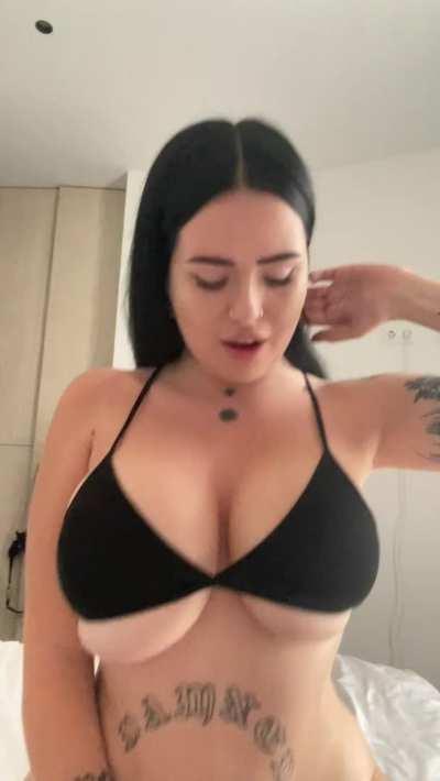 Grab her updated 9 giga mega 🔥 link in comments 👇