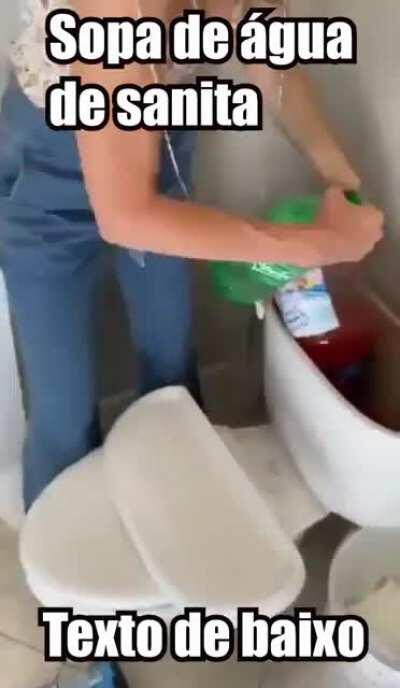 Sopa de água de sanita