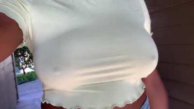 Just walking to the grocery store 💚 (f)