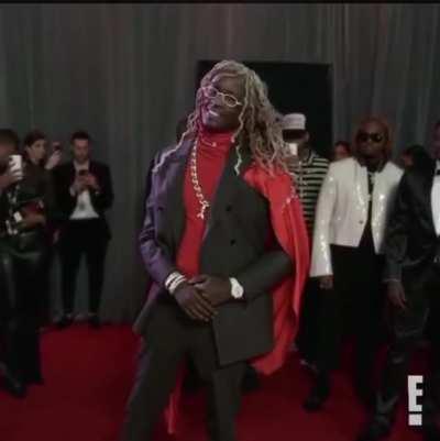 Thugger in slow motion on the red carpet at the Grammy’s las night🧑🏾‍🎤