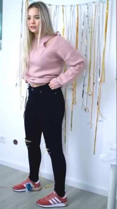 Video: „MY SISTER DOES MY ASOS SHOP“ ...#RIPBeautxVlogs