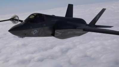 F-35B aerial refueling