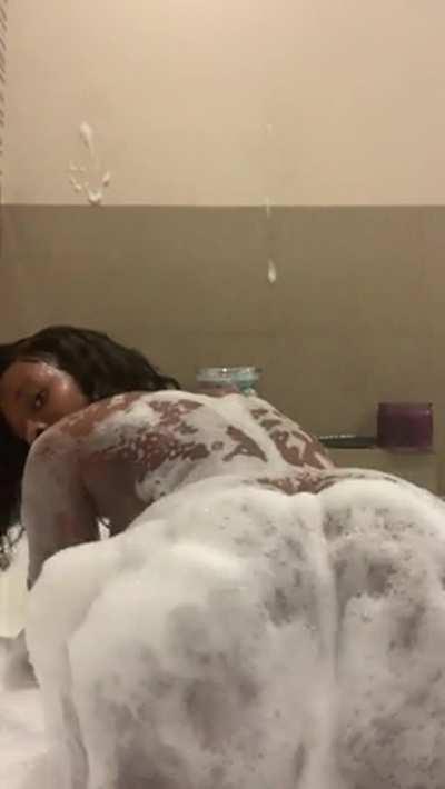 Splish Splash she gotta FAT ASS