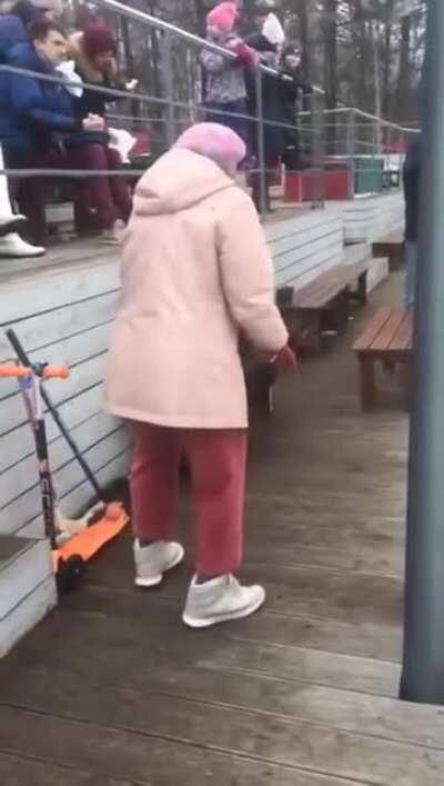 Old Lady Dancing - Sweet Dreams