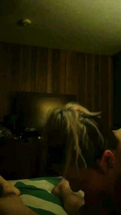 Love when wife sucks my big cock it's so hot ð¥..wanna put your cock in her cute little mouth