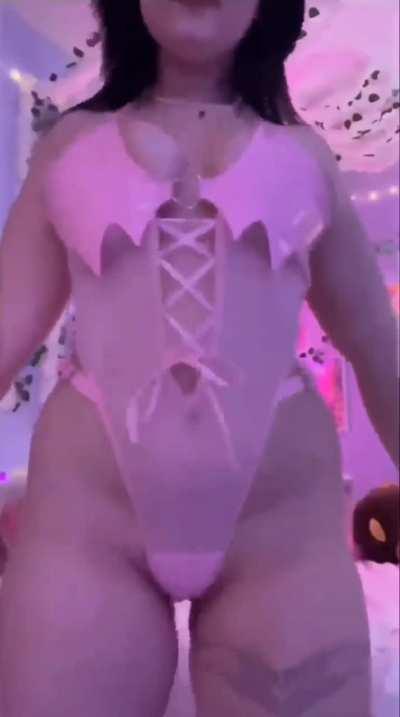 Lumarist in latex purple thong