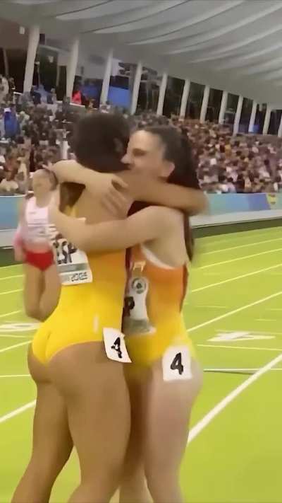 Paula Sevilla and María Isabel Pérez – Spanish relay team