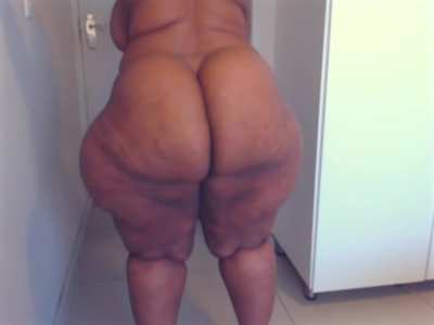 Spreading and clapping this huge ass