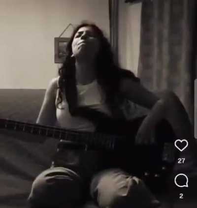 Attempt of playing the Isle unto thyself bass line (it's fast as Ross running in the fireworks aisle)