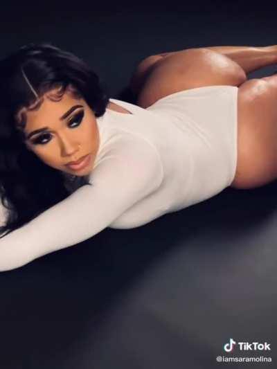 Sexy ass Sara Molina 🍑