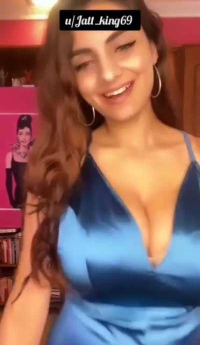 Anveshi Jain hot live session ( in comments)