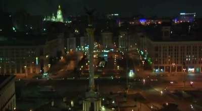 Veja o momento em que o Plantão da Globo interrompe programação, para noticiar a invasão da Rússia na Ucrânia, na madrugada de quinta (24/2)