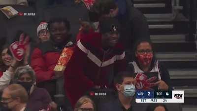 [Highlight] Fred VanVleet toys with the Wizards' defense