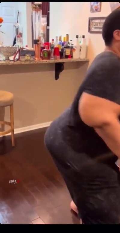 I know the back shots on this woman is crazy 