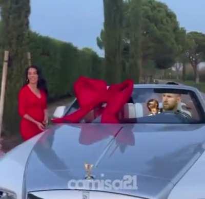 New car,...........djsiushsusua8hzhsiahsizbsisjsifhdue