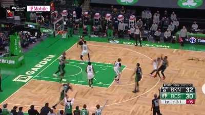 [Highlight] Smart hits a clutch three to give the Celtics a lead.