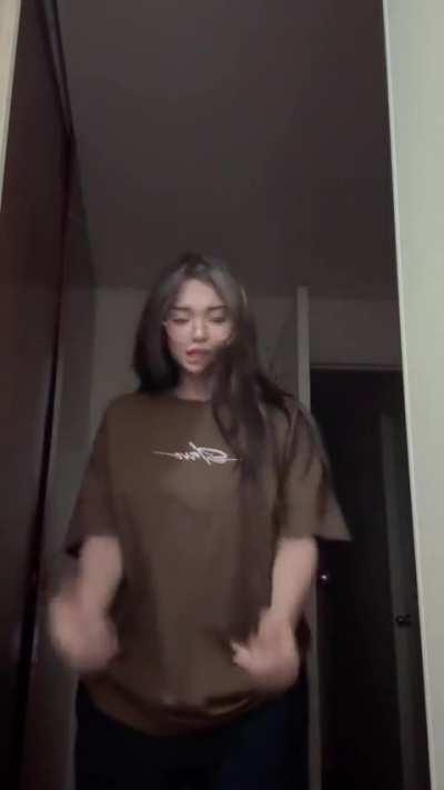 Guys im wonderjng what 3rd party downloading apps do you guys use when downloading jeila's story or tiktok videos without watermark? Im just curious for me its the tiksave.io