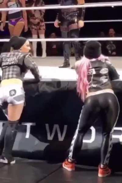 Liv's booty move