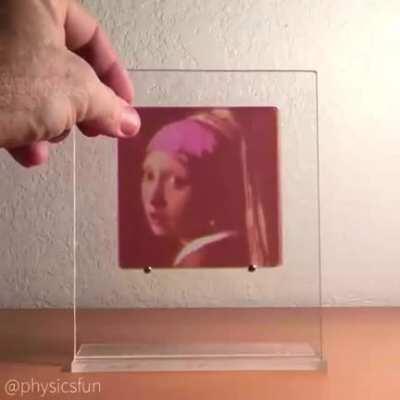 É assim que três cores primárias podem ser usadas para criar uma imagem multicolorida. (créditos ao @Thingsworks no Twitter)