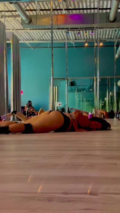 Those splits at the end 🤤 39f (oc)