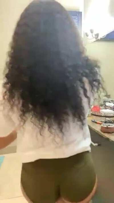 Shawty just be vibing, I like that