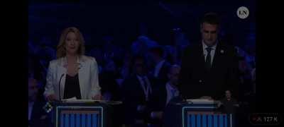 El cantico fue lo unico inesperado para mi en este debate de mierda 